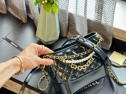 Aged Calfskin Quilted Small Gabrielle Hobo Black