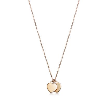 Return to 庐 Double Heart Tag Pendant in Yellow Gold, Mini