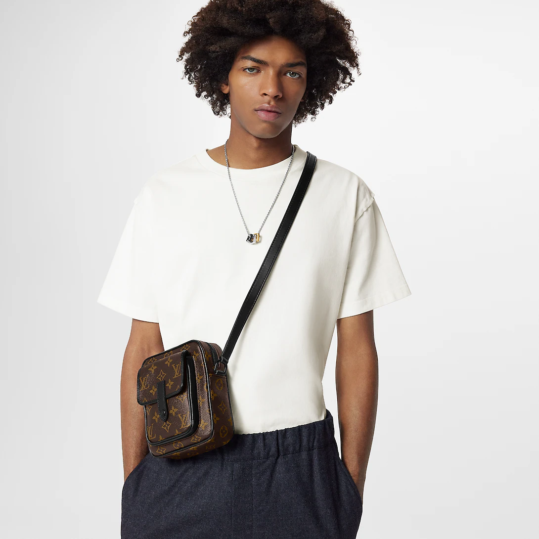 Christopher Wearable Wallet M69404