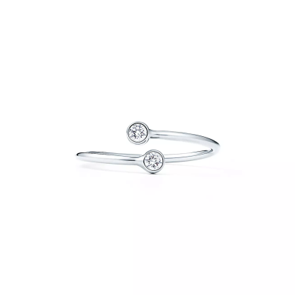 Elsa Peretti庐 Diamond Hoop Ring