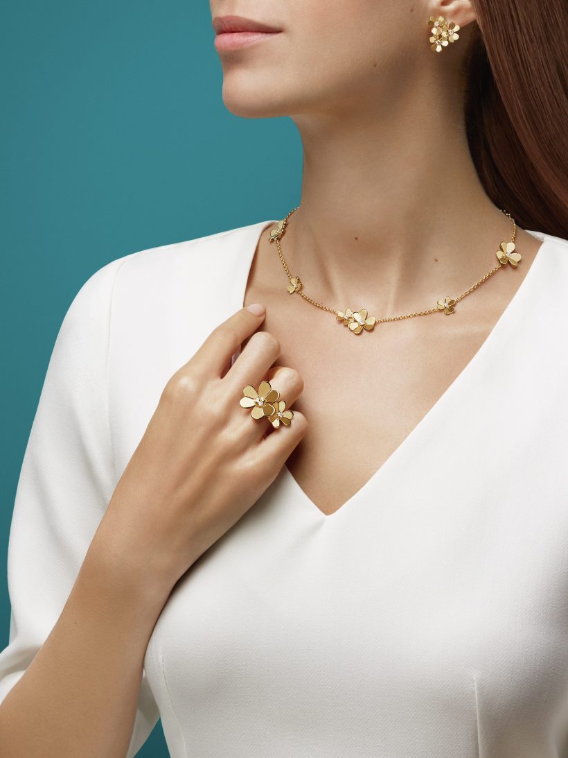 Frivole necklace, 9 flowers