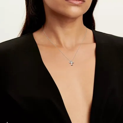 Elsa Peretti庐 Cross Pendant