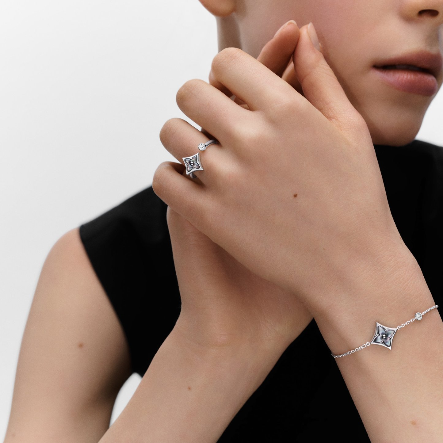 Color Blossom Bb Star Bracelet, White Gold, Grey Mother-Of-Pearl And Diamond