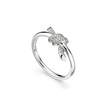 Knot Ring in White Gold with Diamonds