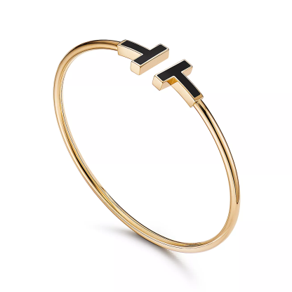 T Black Onyx Wire Bracelet in 18k Gold