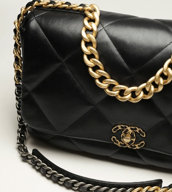 CHANEL 19 Handbag