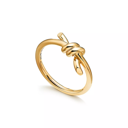 Knot Ring in Yellow Gold