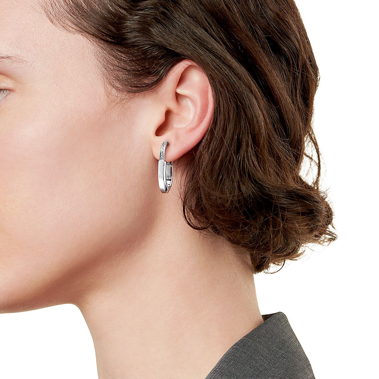 Lock Earrings in White Gold with Diamonds, Medium