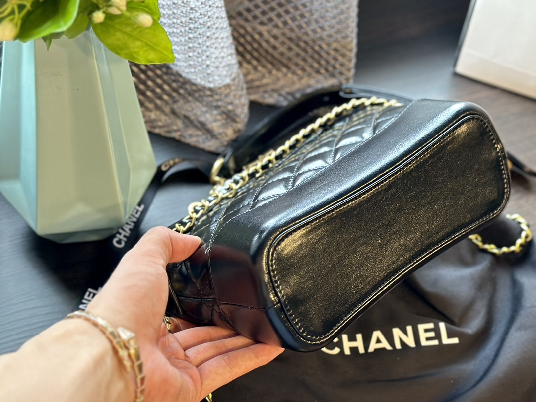 Aged Calfskin Quilted Small Gabrielle Hobo Black