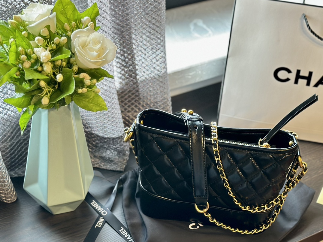 Aged Calfskin Quilted Small Gabrielle Hobo Black