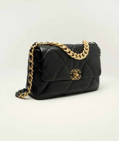 CHANEL 19 Handbag