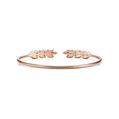 Victoria庐 Vine Wire Bracelet in Rose Gold with Diamonds