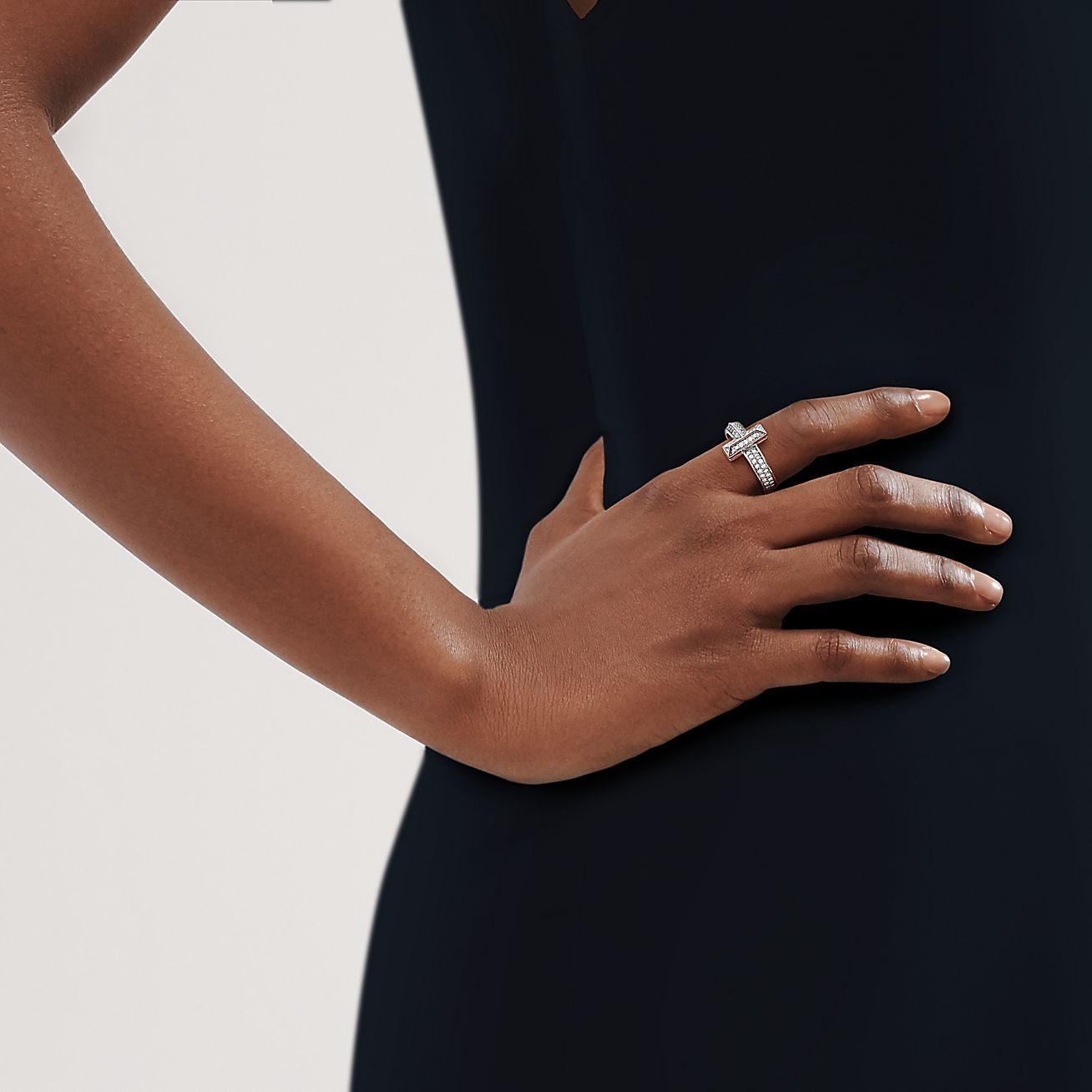 T T1 Ring in White Gold with Diamonds, 4.5 mm Wide