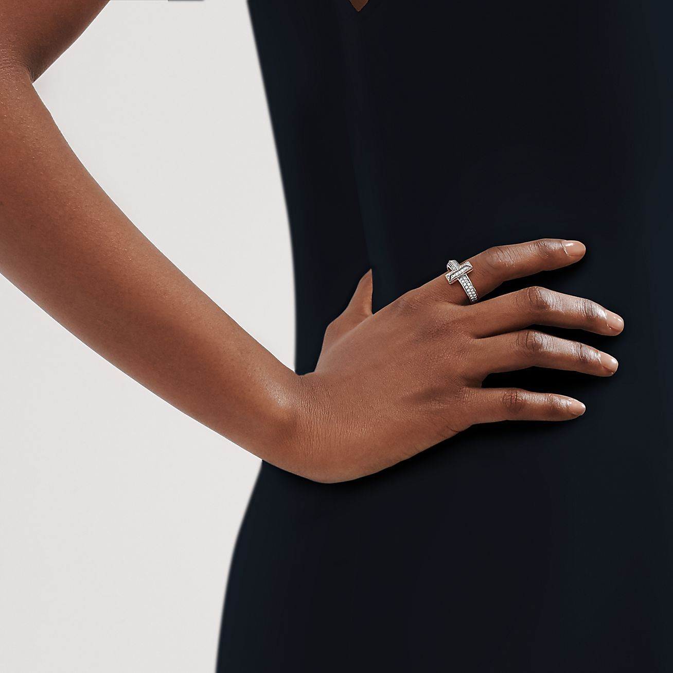 T T1 Ring in White Gold with Diamonds, 4.5 mm Wide