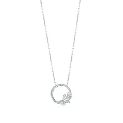 Victoria庐 Diamond Vine Circle Pendant in Platinum