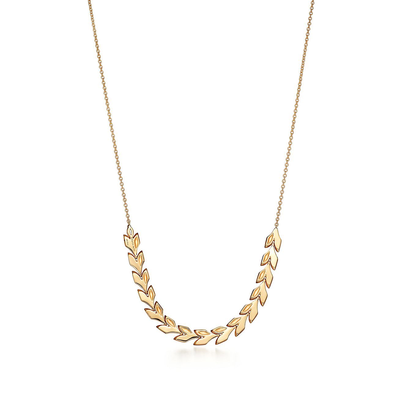 Victoria庐 Vine East West Pendant in Yellow Gold with Diamonds