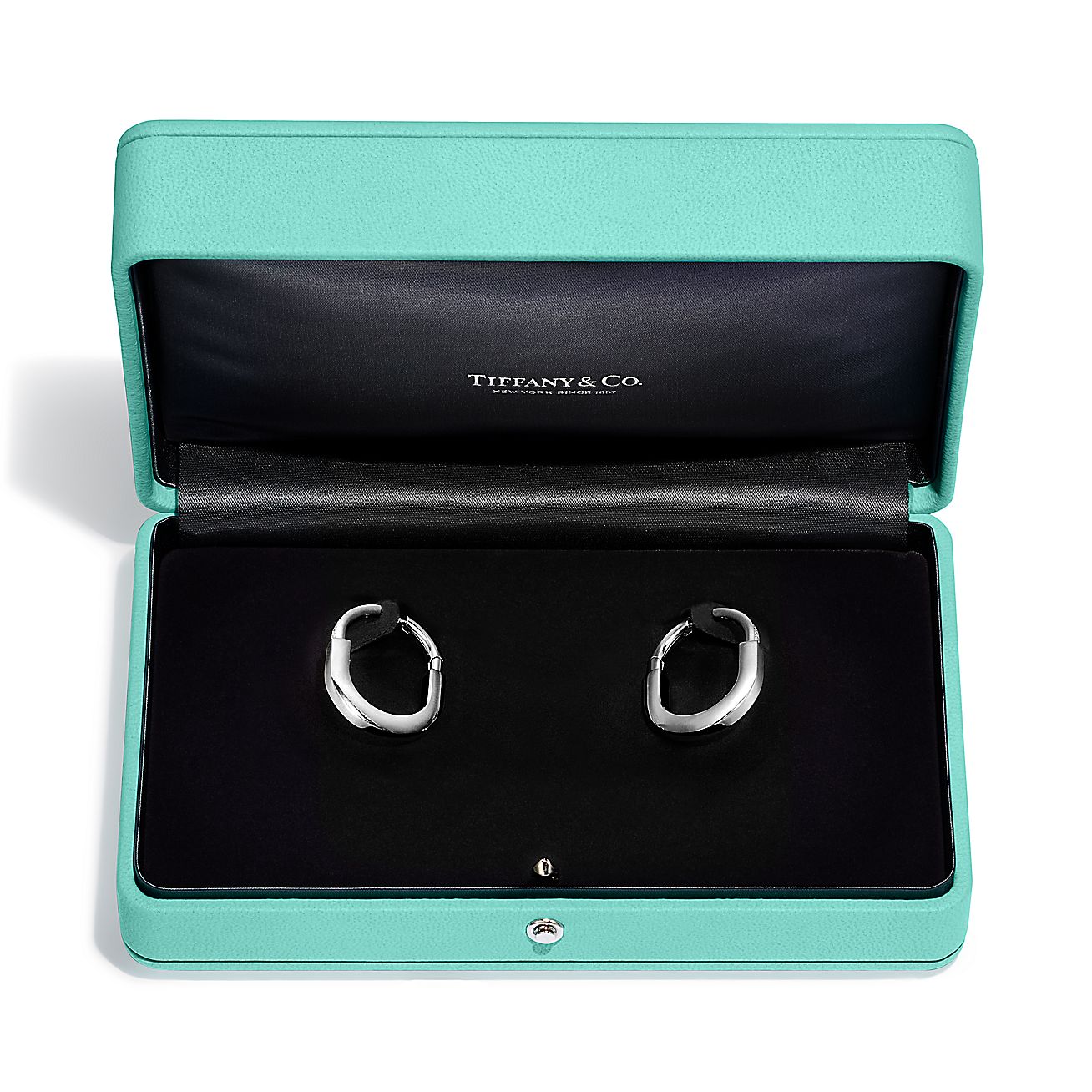 Lock Earrings in White Gold with Diamonds, Medium