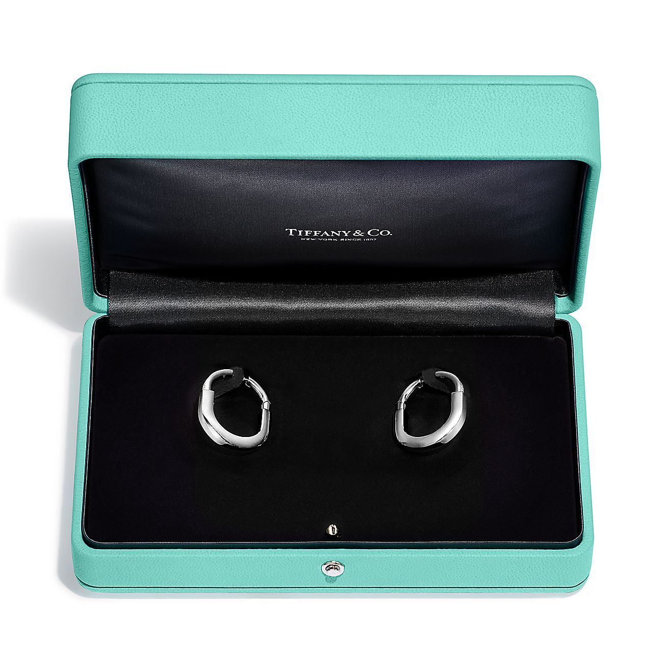 Lock Earrings in White Gold with Diamonds, Medium