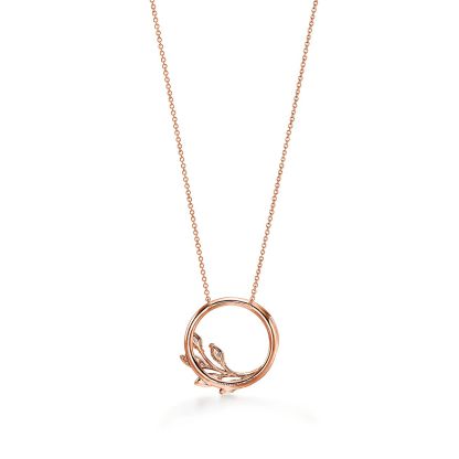 Victoria庐 Diamond Vine Circle Pendant in 18k Rose Gold
