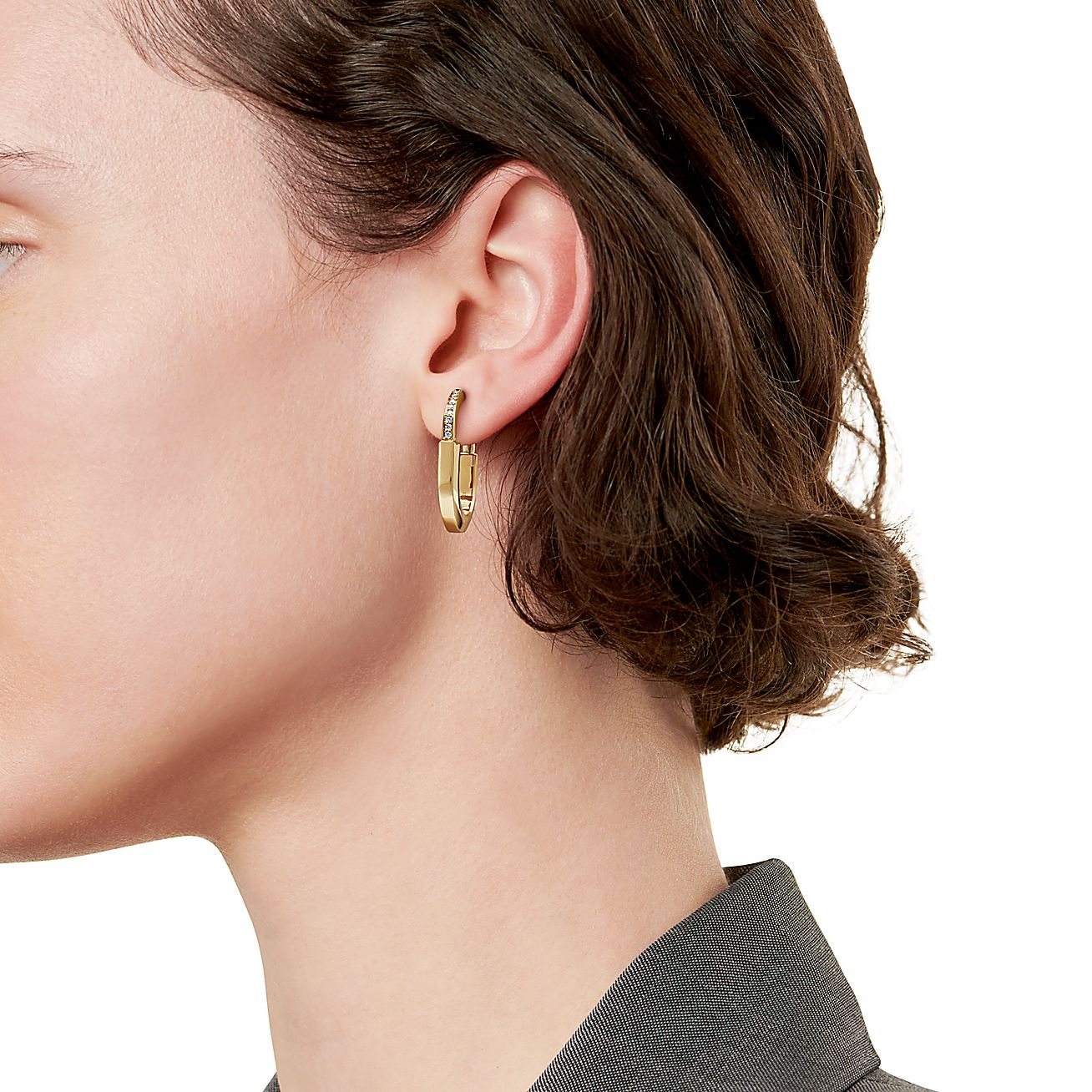 Lock Earrings in Yellow Gold with Diamonds, Medium