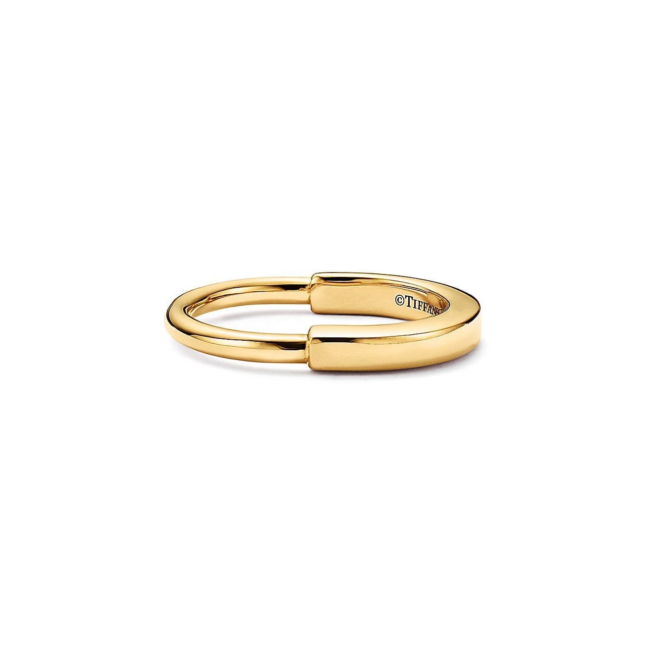 Lock Ring in Yellow Gold