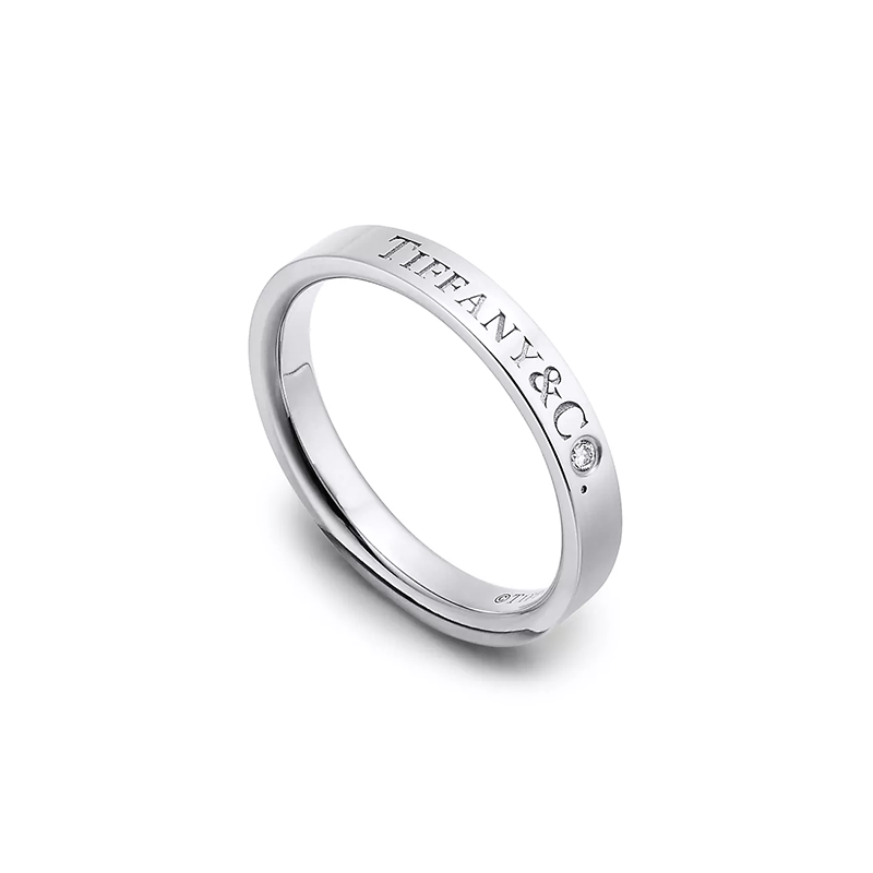 & Co.庐 Band Ring in Platinum with a Diamond