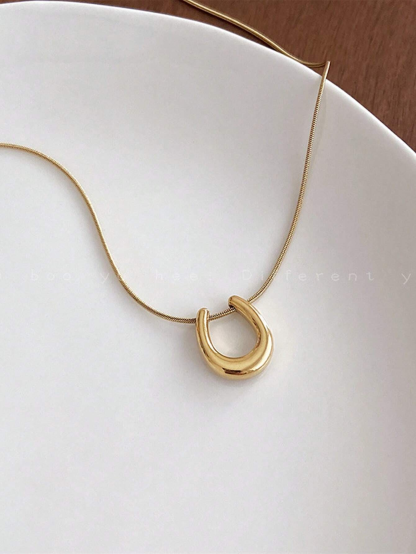 Stainless Steel Water-Resistant Gold-Tone Fashionable Simple Horse Hoof & Snake Chain Necklace, Perfect For Daily Wear By Women
