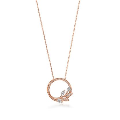 Victoria庐 Diamond Vine Circle Pendant in 18k Rose Gold