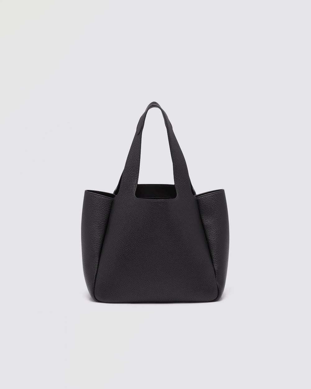 Medium leather tote