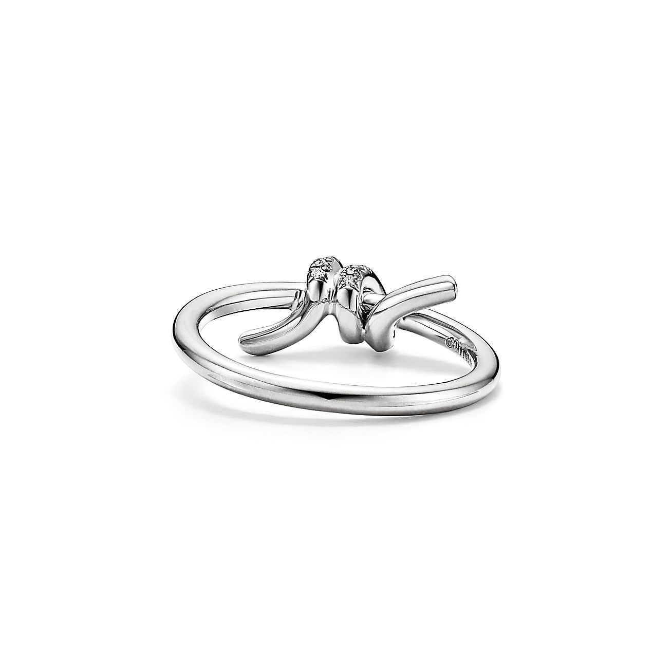 Knot Ring in White Gold with Diamonds