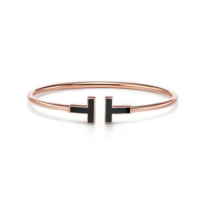 T Black Onyx Wire Bracelet in 18k Rose Gold