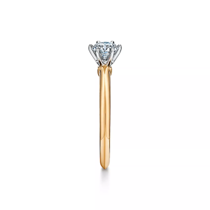 The 庐 Setting Engagement Ring in 18k Yellow Gold