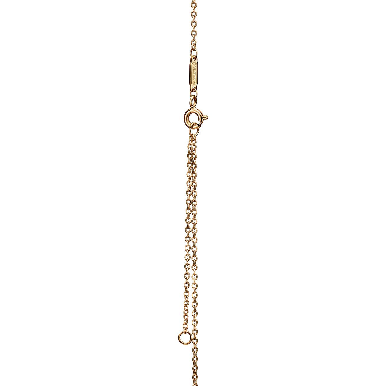 Knot Pendant in Yellow Gold with Diamonds