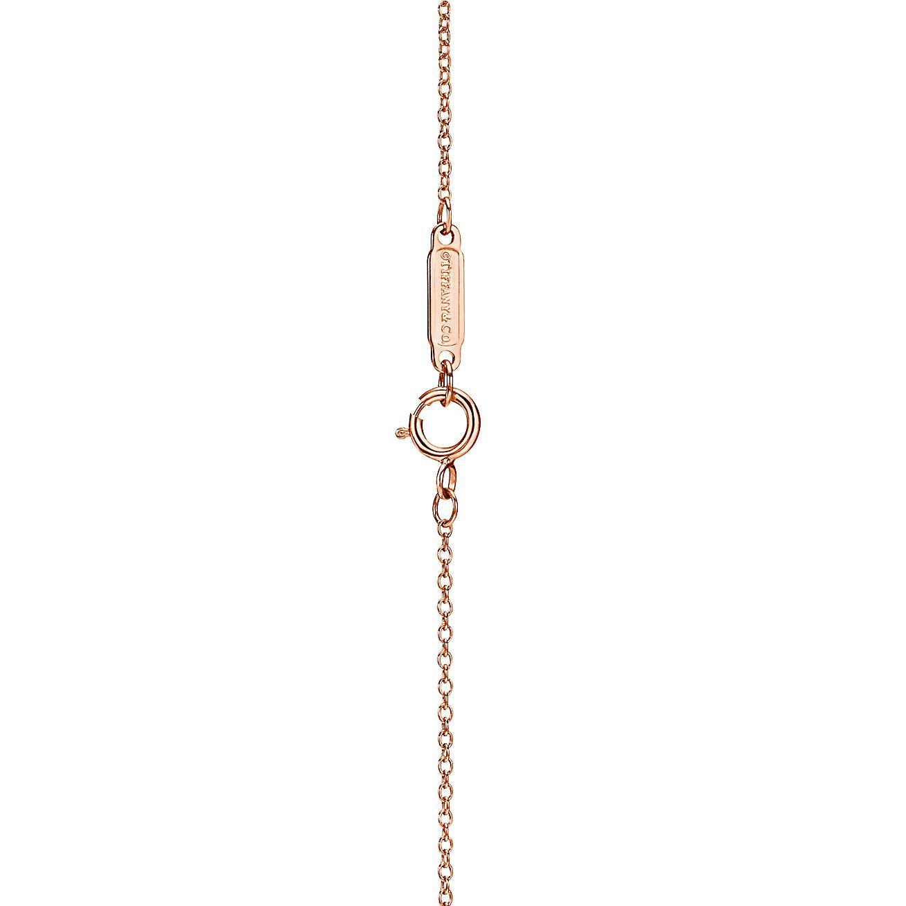 Victoria庐 Diamond Vine Circle Pendant in 18k Rose Gold