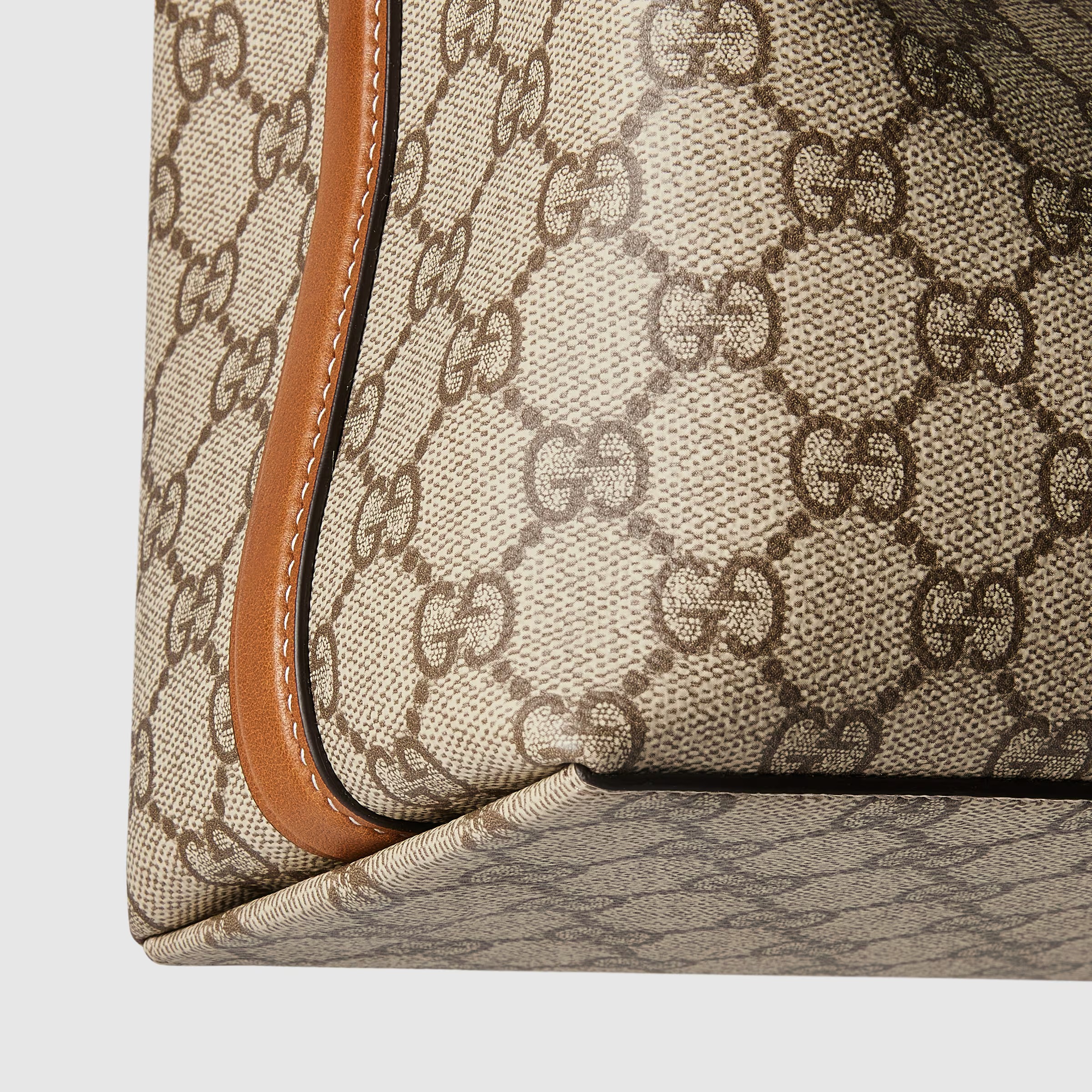 GG Emblem small bucket bag