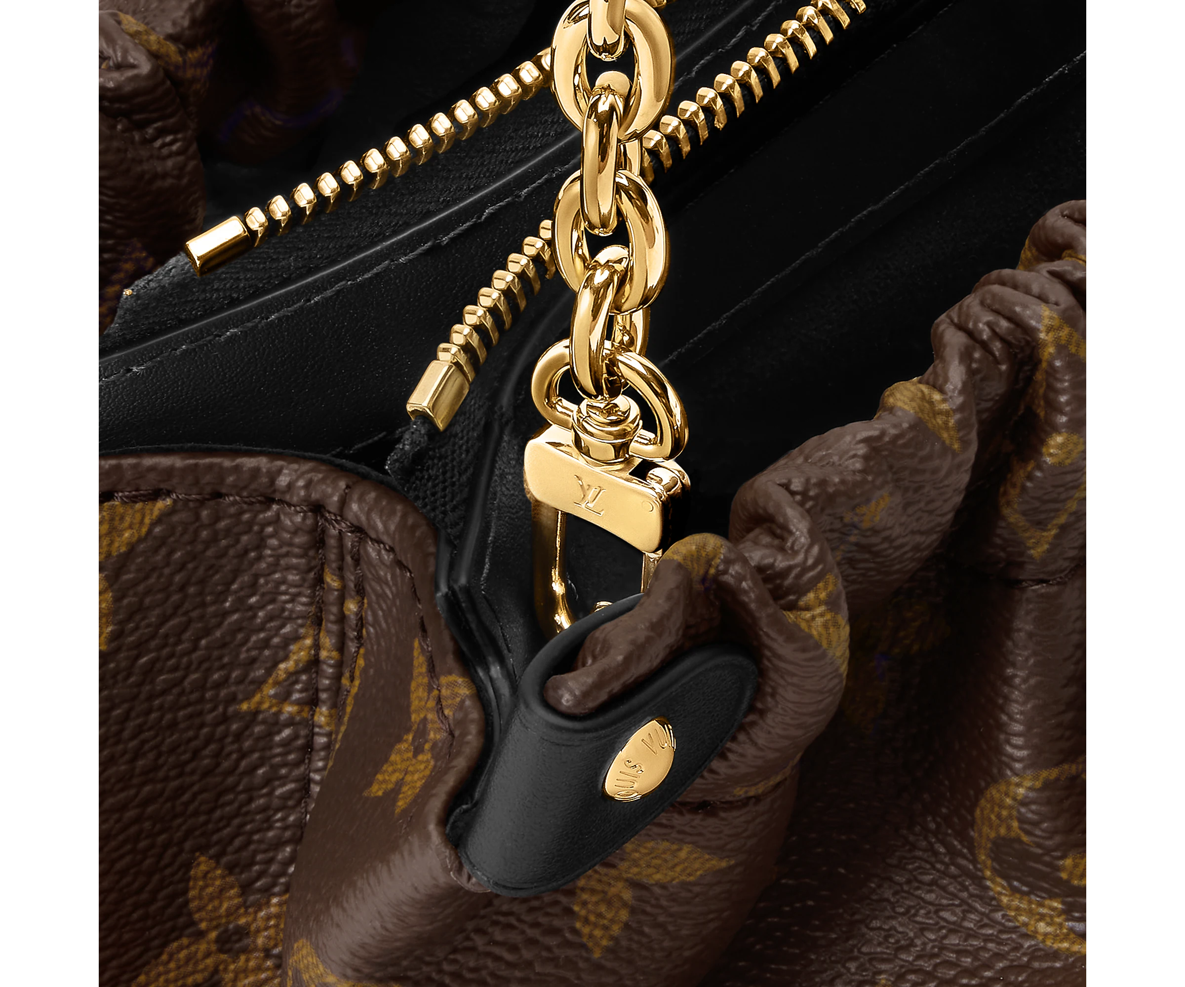 LOUIS VUITTON Pochette Sling PM