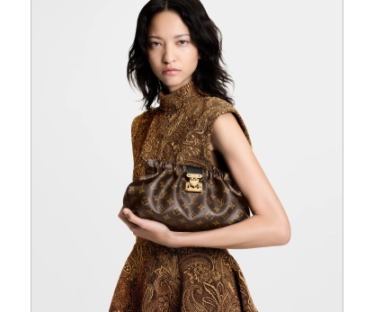 LOUIS VUITTON Pochette Sling PM