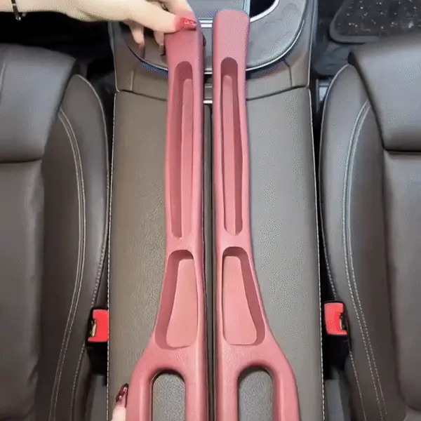Embedded car seat gap leak-proof plug