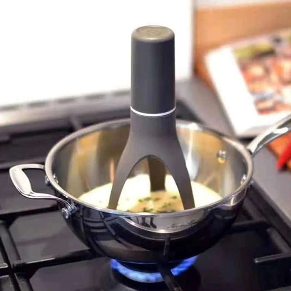 🥄 Triangle Pan Stirrer / Battery-Powered Kitchen Tool