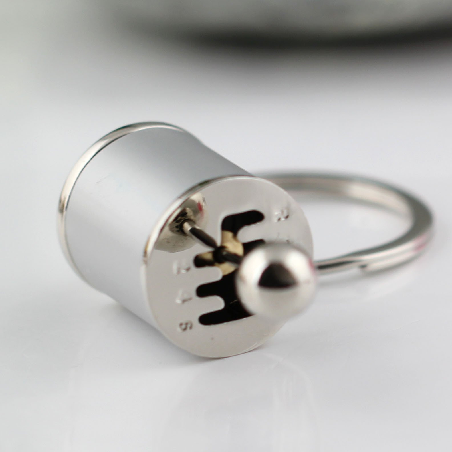 🎁🚗6-speed Manual Transmission Gearbox Keychain