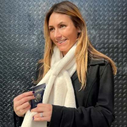 ❄️ Faux-Fur Pull-Through Scarf with Hidden Pocket