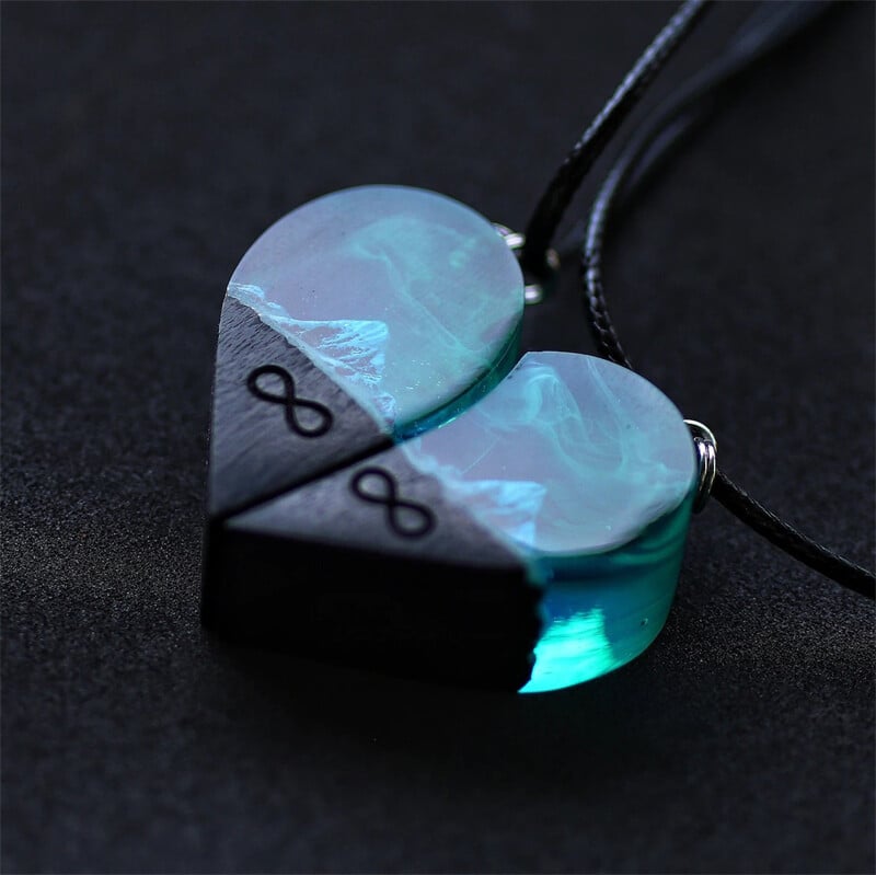 (🎉Christmas Special - 49% OFF NOW)Handmade Resin Heart Pendant(Buy 2 Free Shipping)