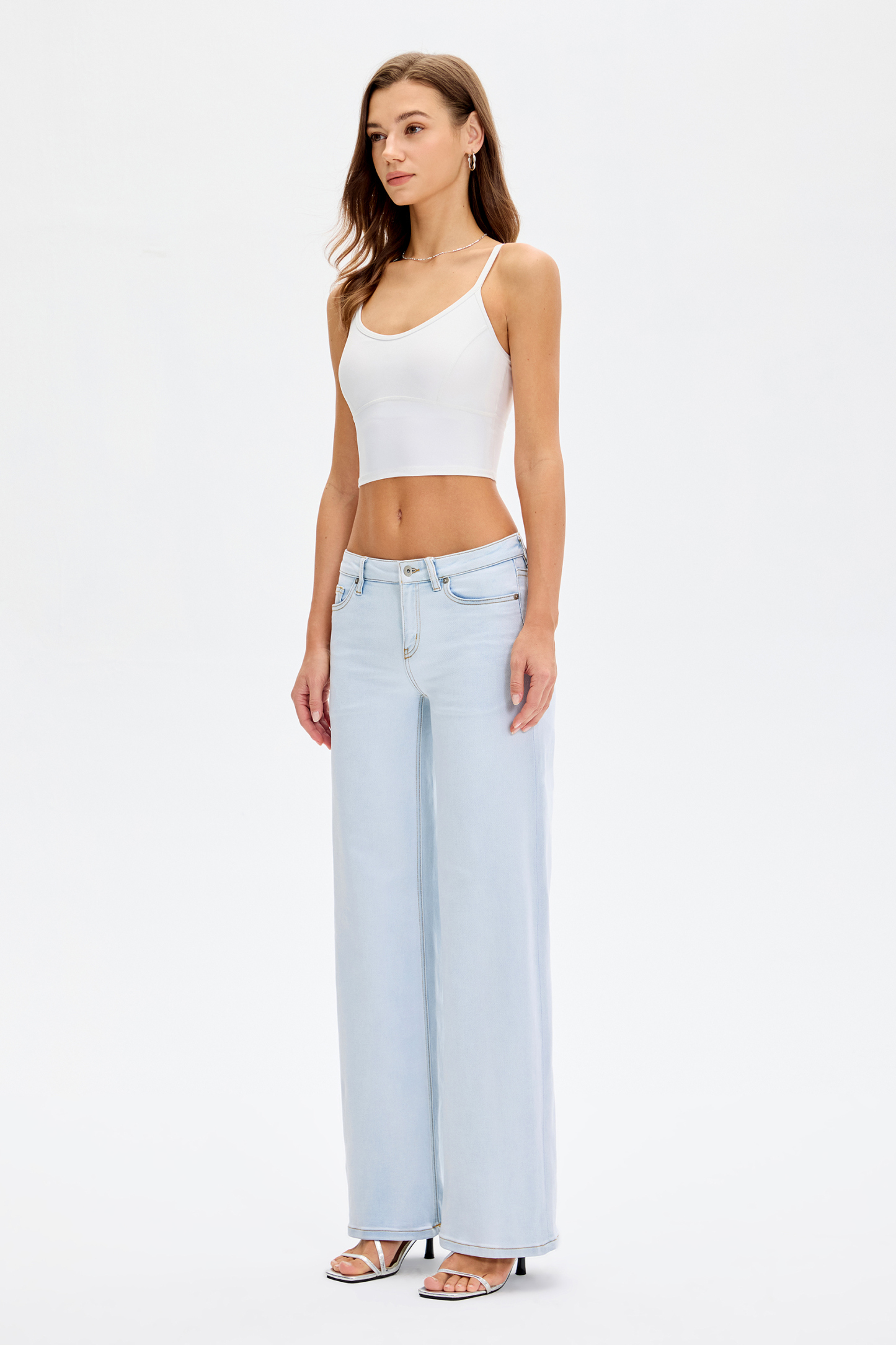 Vessira Women’s Light Blue Mid-Rise Stretch Denim Wide-Leg Jeans