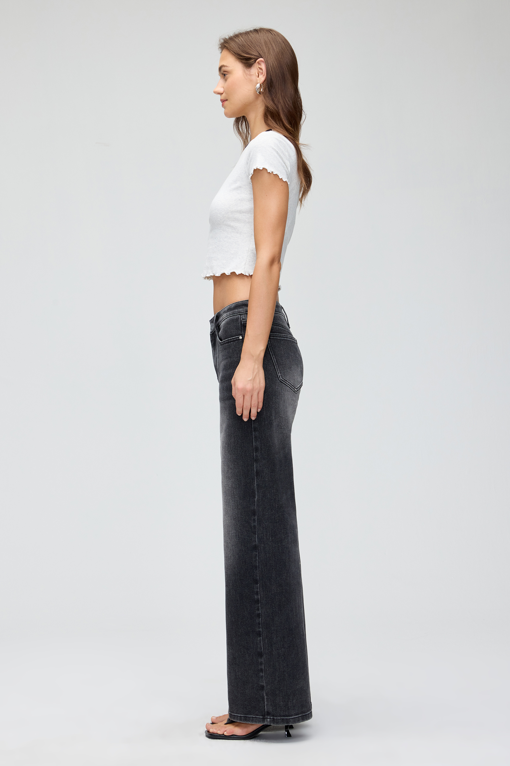 Vessira Women’s Vintage Black Mid-Rise High-Stretch Wide-Leg Jeans