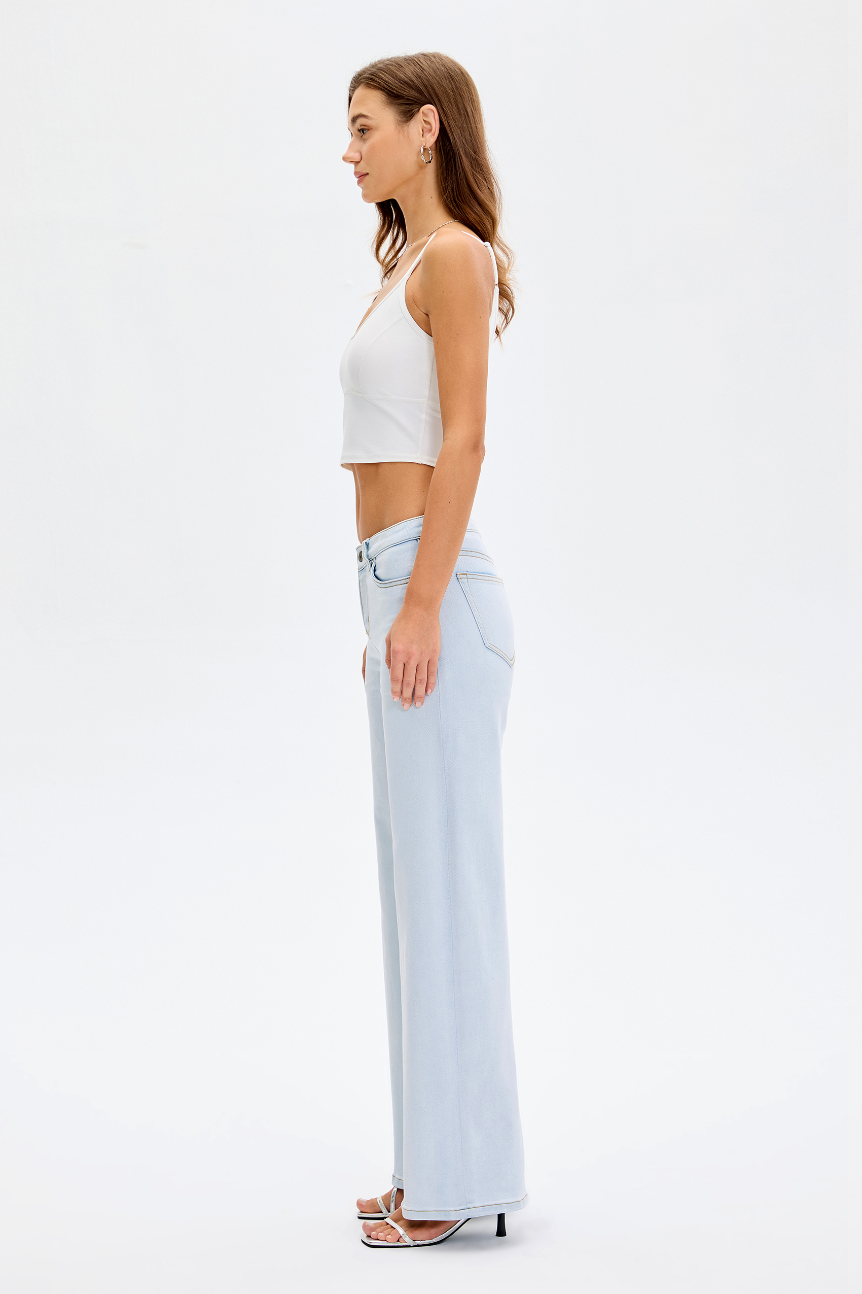 Vessira Women’s Light Blue Mid-Rise Stretch Denim Wide-Leg Jeans