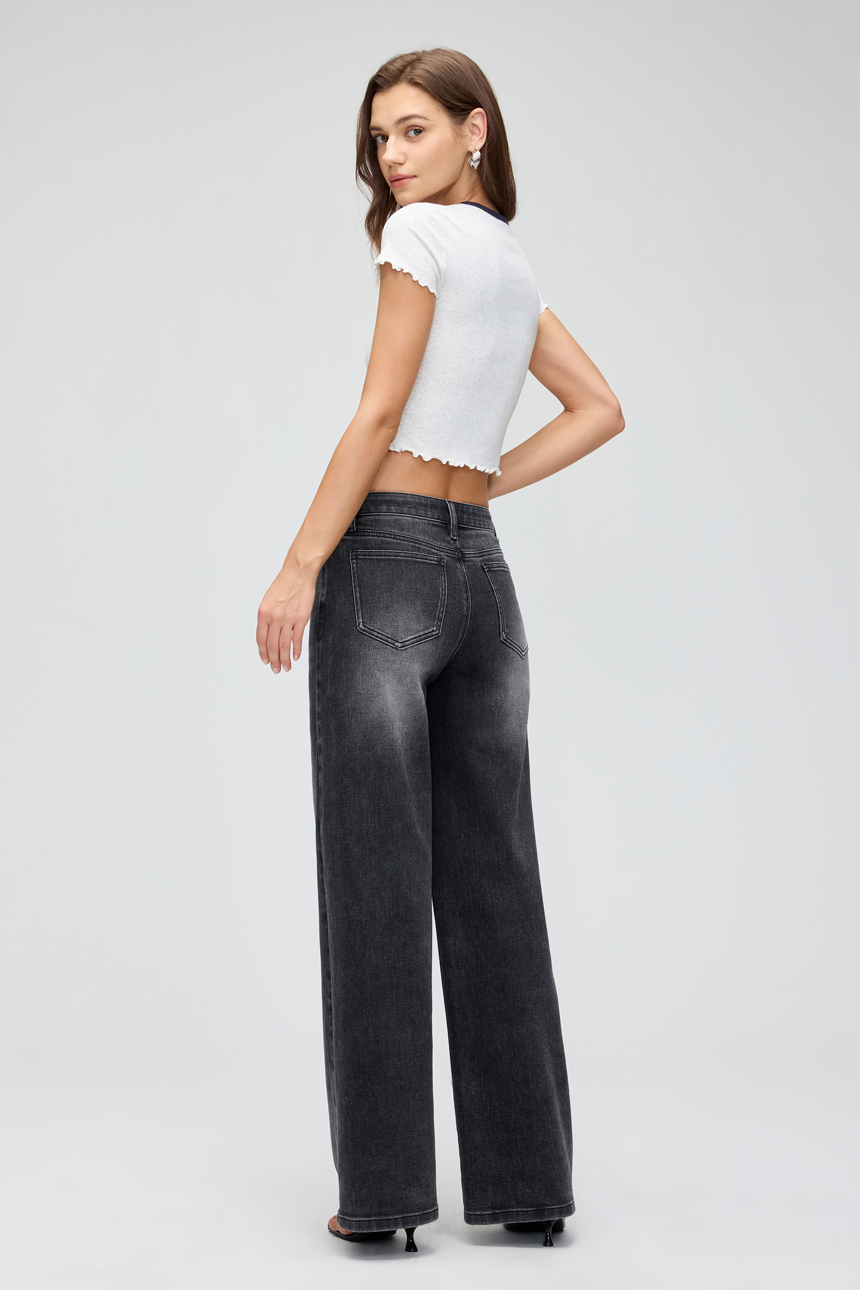 Vessira Women’s Vintage Black Mid-Rise High-Stretch Wide-Leg Jeans