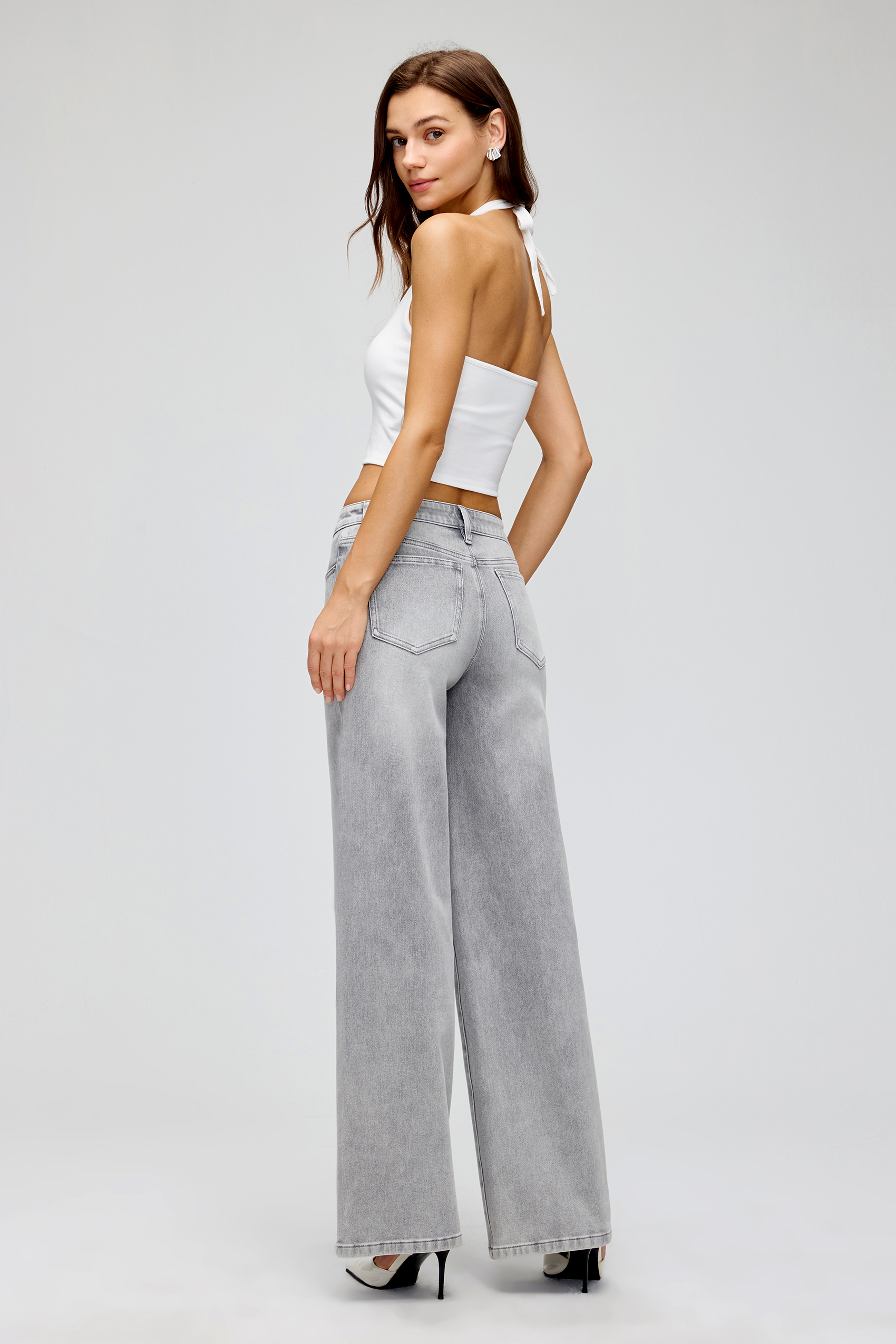 Vessira Women’s Gray Mid-Rise High-Stretch Wide-Leg Jeans