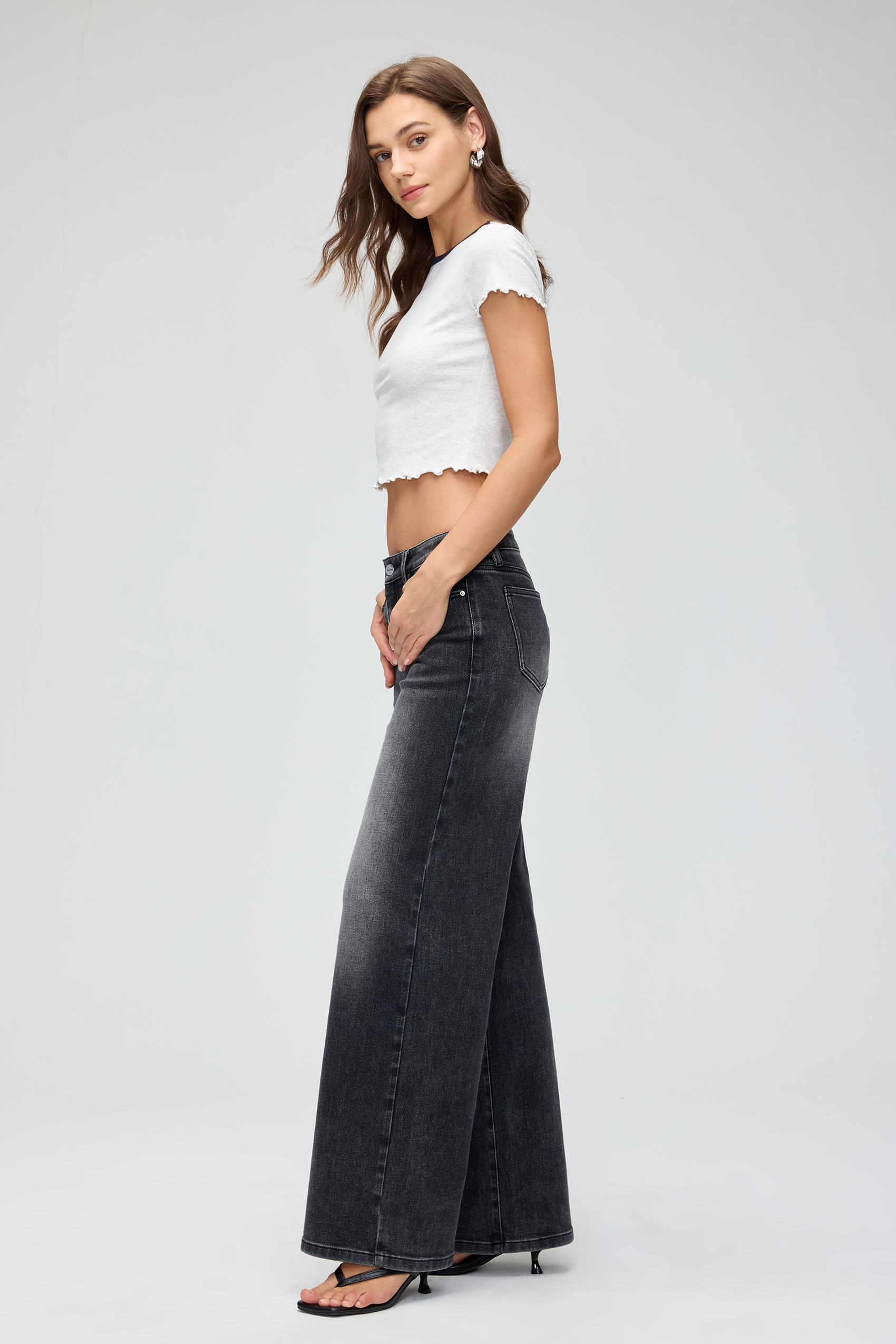 Vessira Women’s Vintage Black Mid-Rise High-Stretch Wide-Leg Jeans