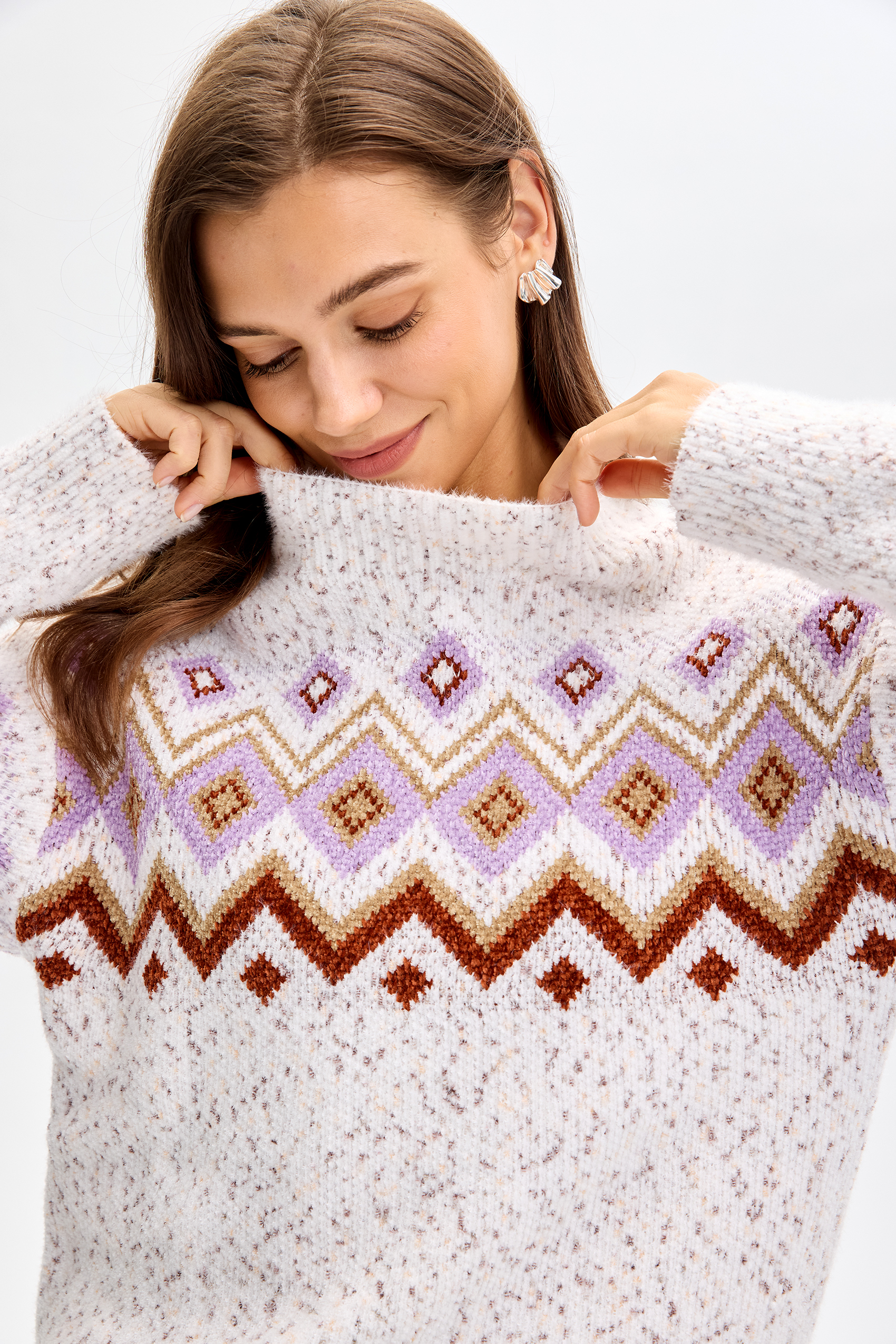  Vessira Womenswear Crewneck Fitted Grey with Crewneck Design & Long Sleeves