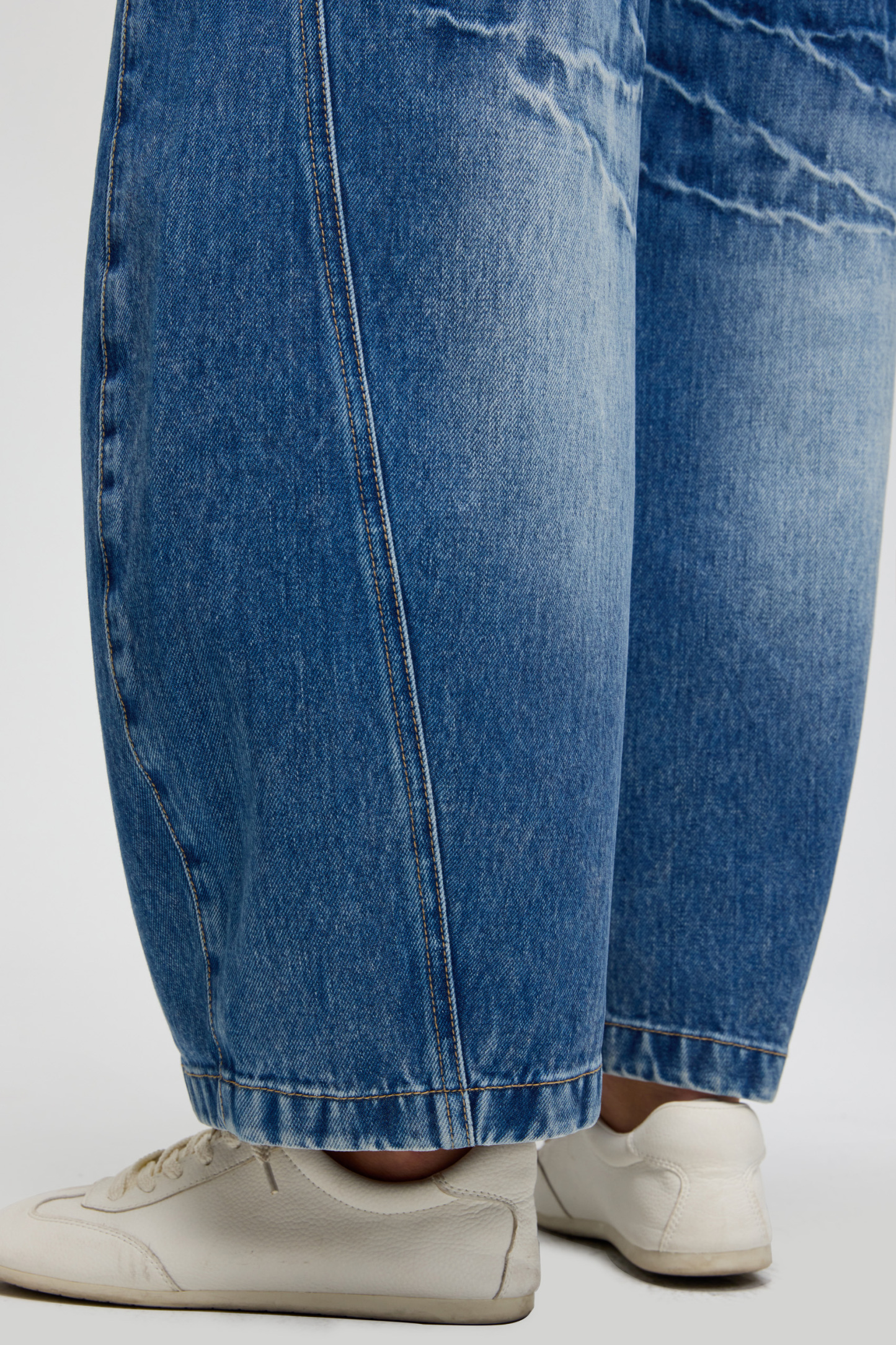 Vessira Women’s Light Blue High-Waist Non-Stretch Curved-Slit Jeans